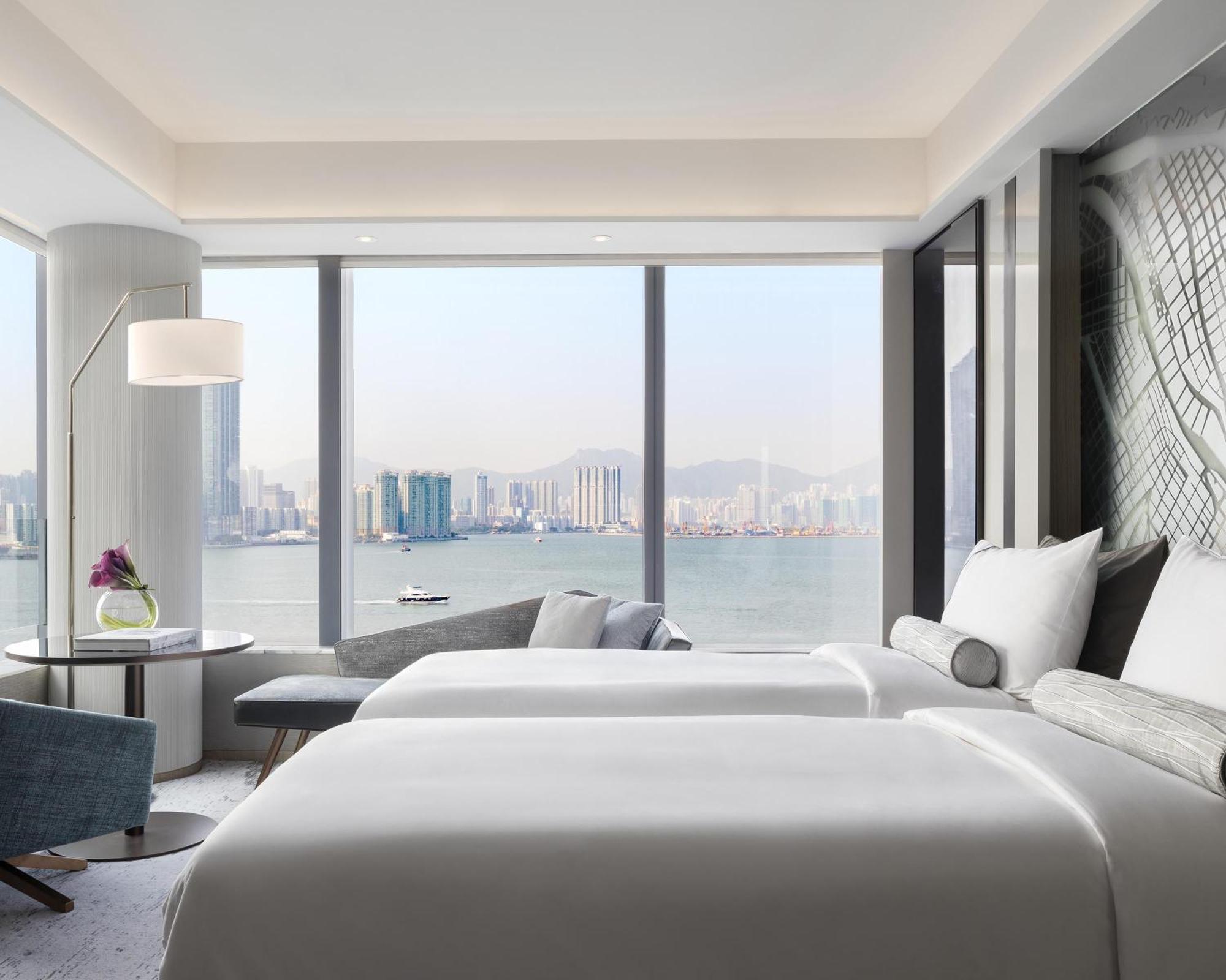 Hyatt Centric Victoria Harbour Hotel 4*