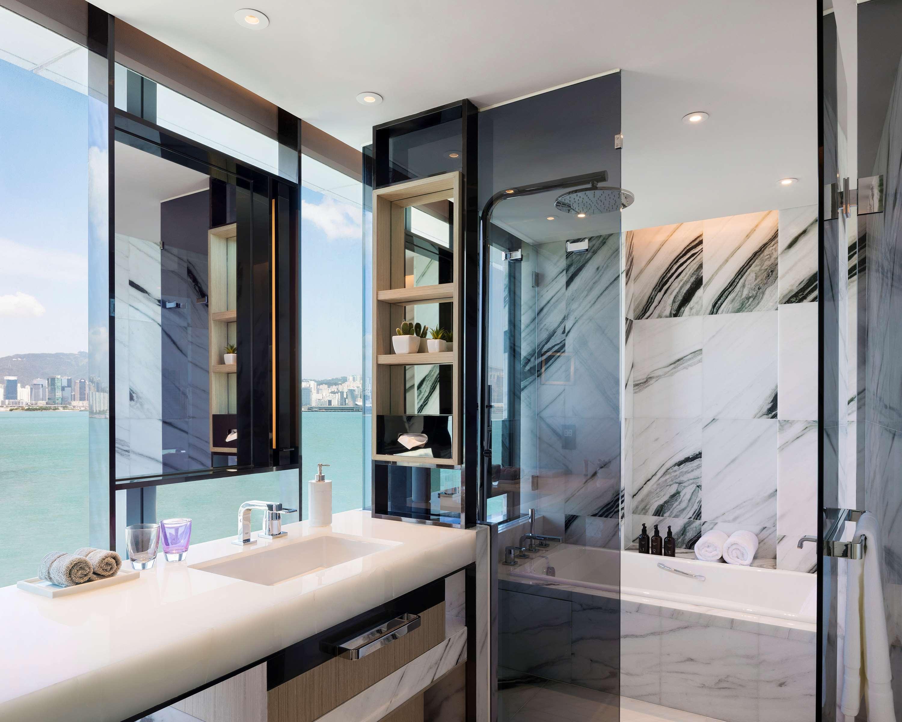 Hyatt Centric Victoria Harbour Hotel 4*