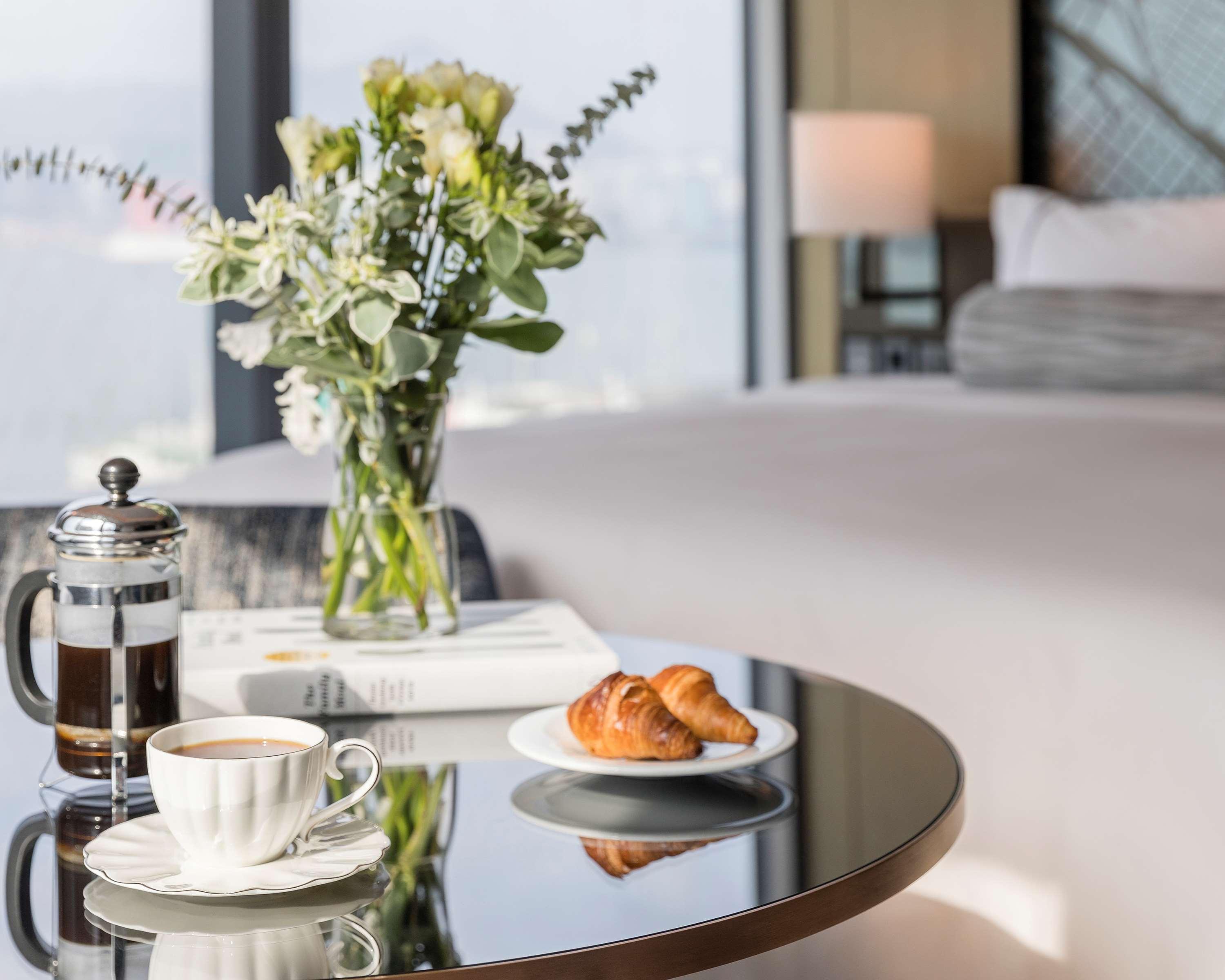 Hyatt Centric Victoria Harbour 4*