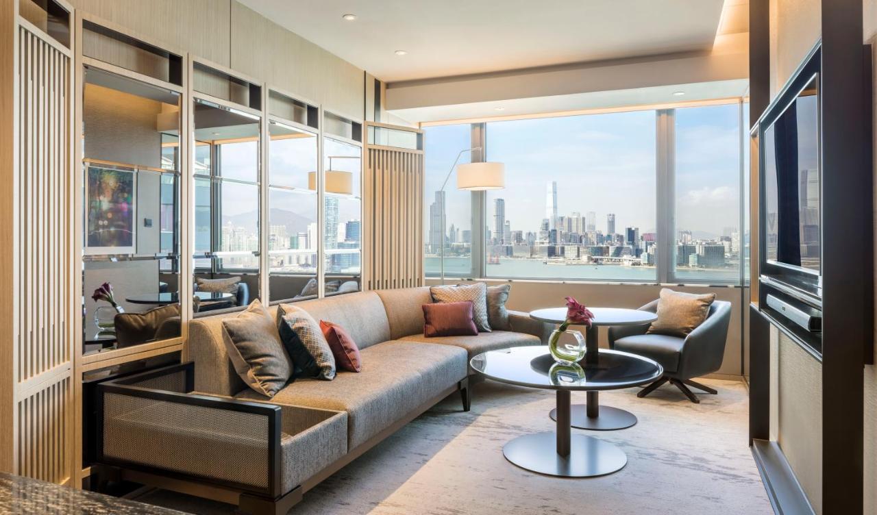Hotel Hyatt Centric Victoria Harbour 4*