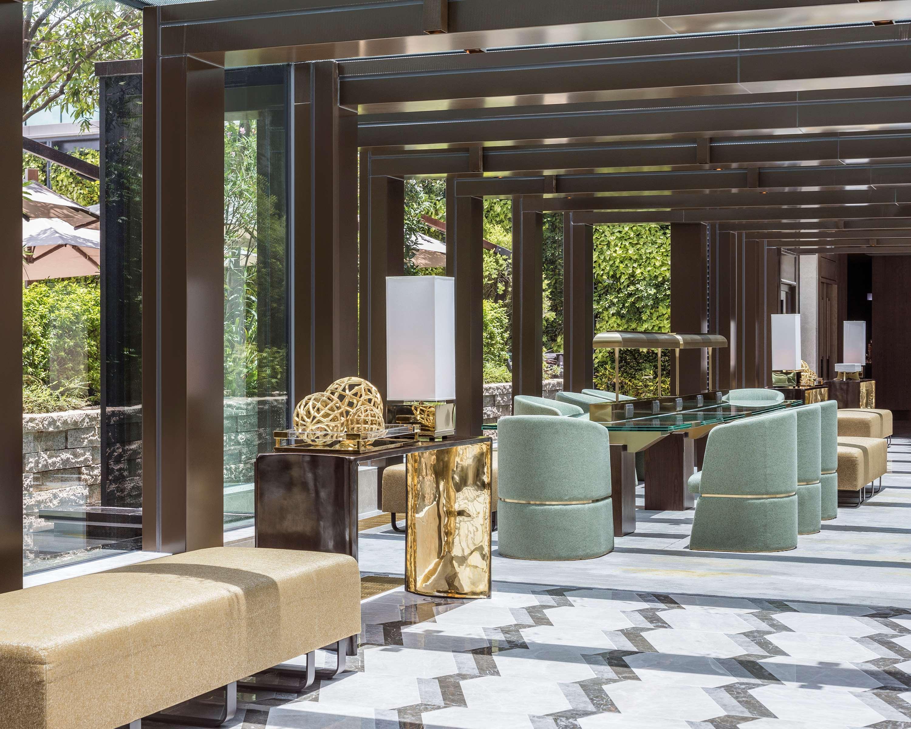 Hyatt Centric Victoria Harbour Hotel 4*