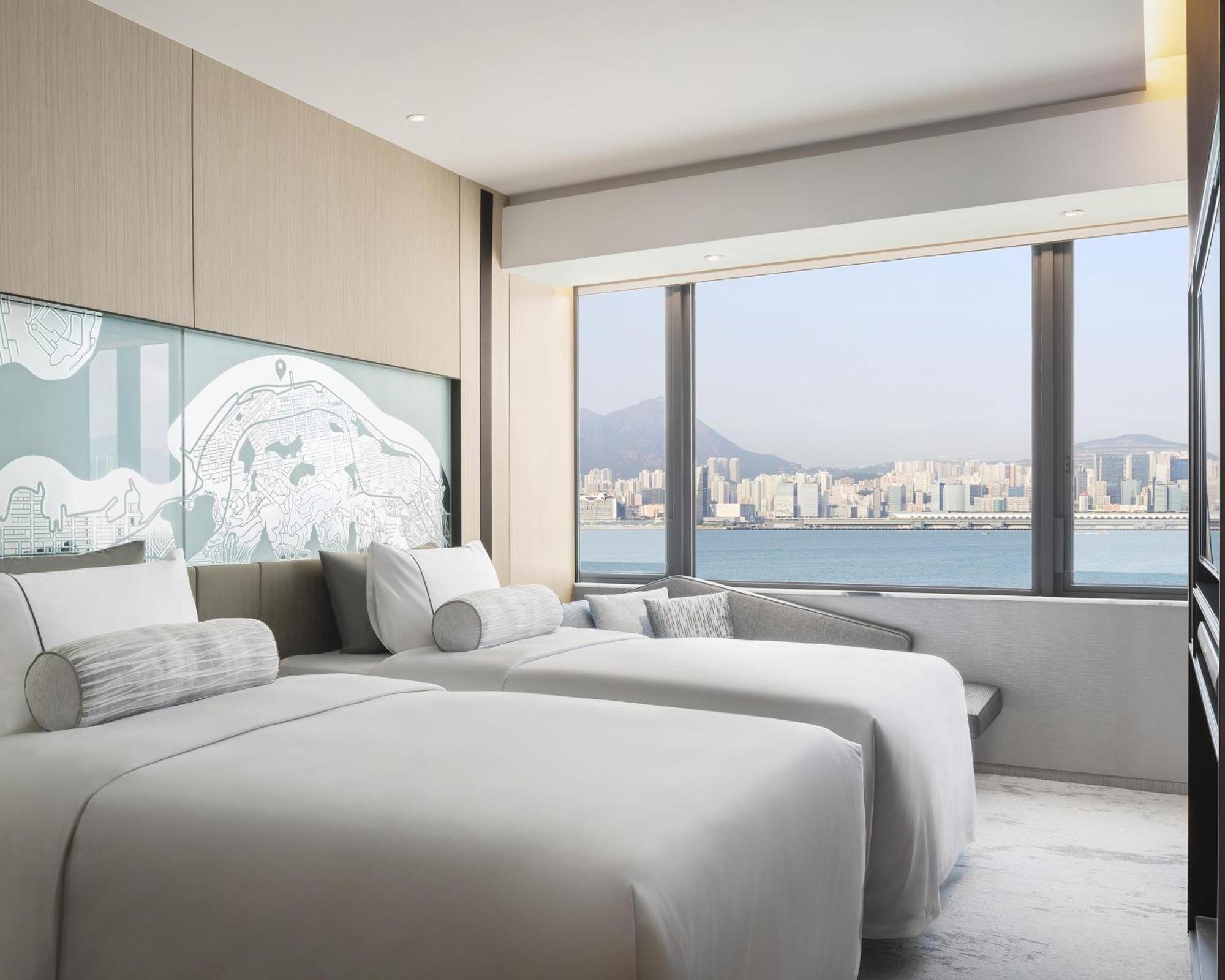 Hotel Hyatt Centric Victoria Harbour 4*