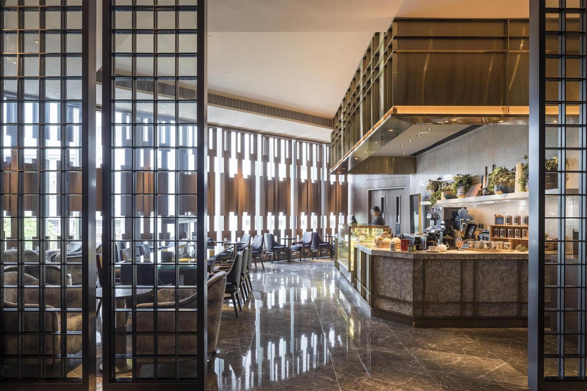 Hyatt Centric Victoria Harbour 4*
