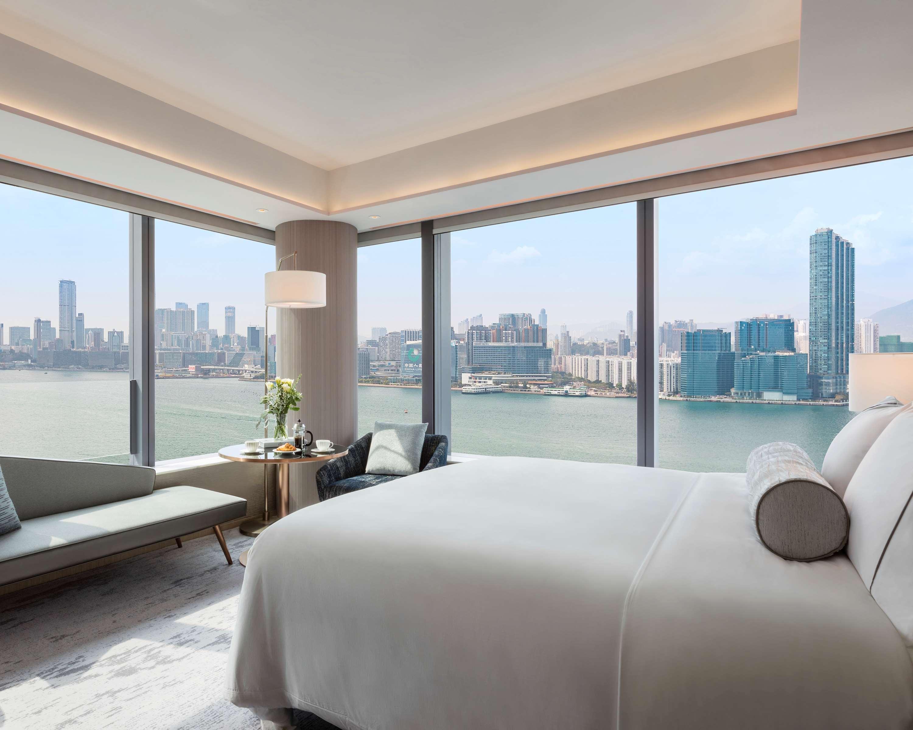 Hotel Hyatt Centric Victoria Harbour 4*